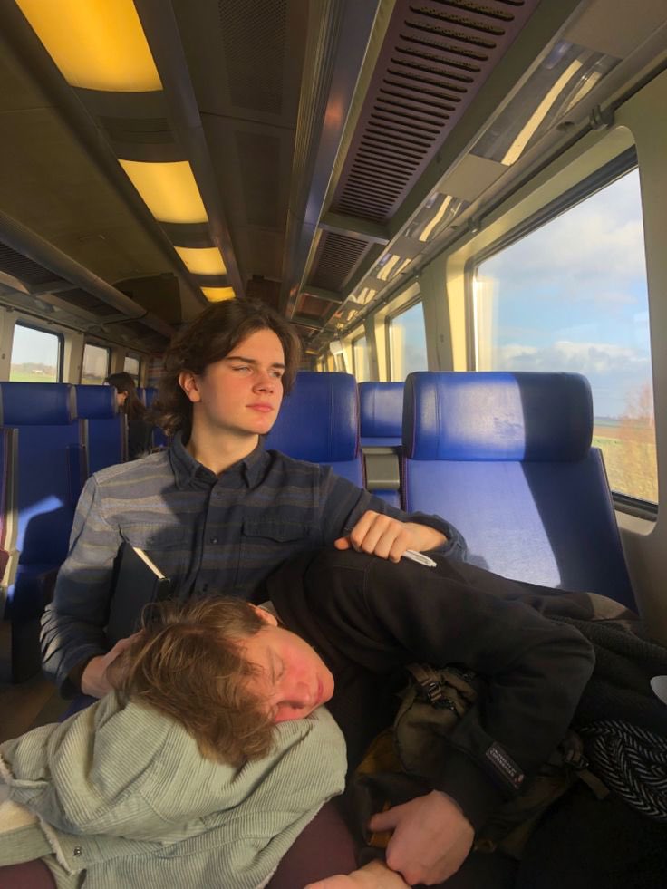 thinkimfalling's tweet image. 