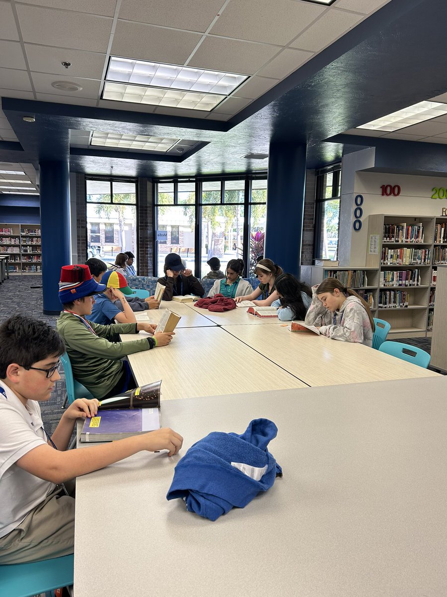 Mrs. Carpenter tweet media