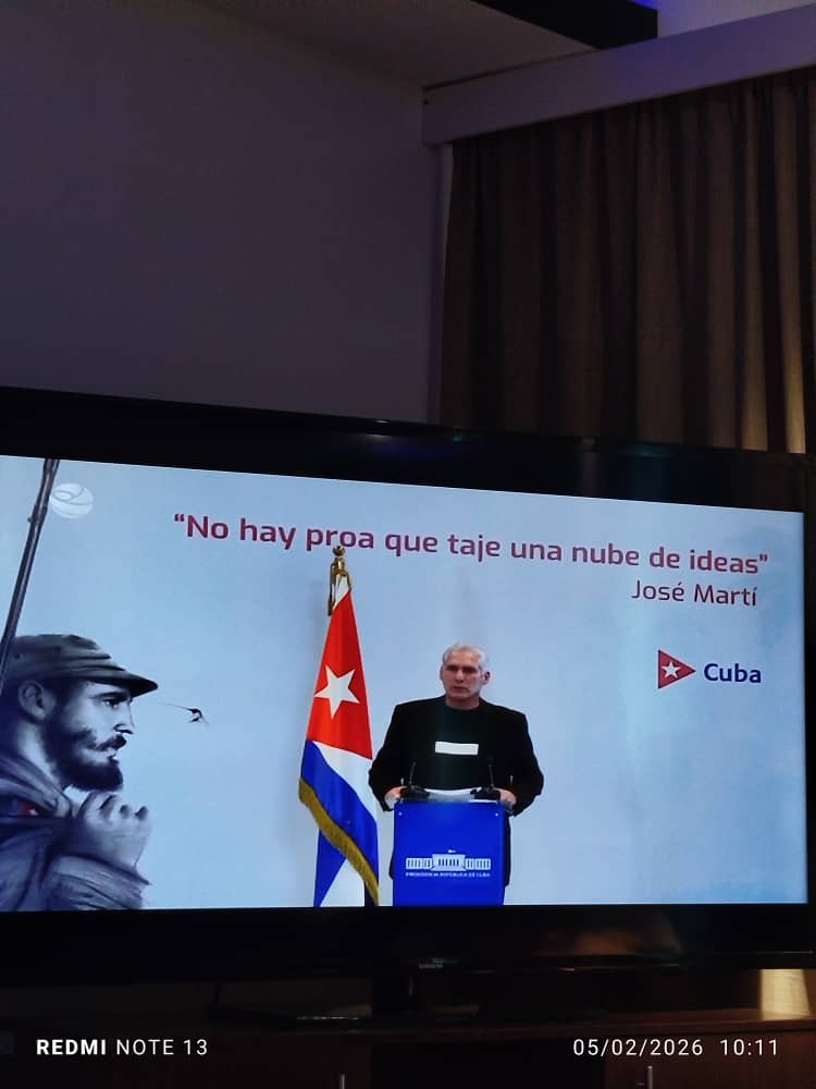 Los trabajadores del <a href="/TSupremoCU/">TSupremoCU</a> escuchando atentamente la comparecencia de <a href="/DiazCanelB/">Miguel Díaz-Canel Bermúdez</a>. Cumpliremos con las precisiones que se impartan, tenemos el deber de defender la patria y resistir, por nuestro digno pueblo. Estamos seguros que #ResisitiremosYVenceremos
#CubaEstáFirme
