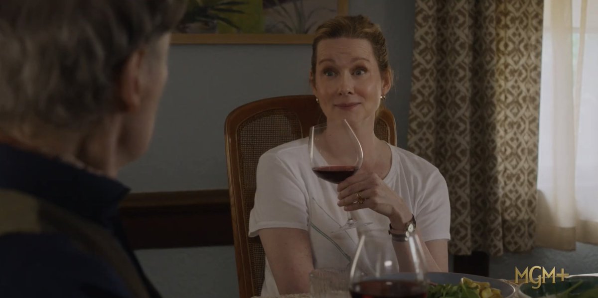 Laura Linney News tweet media