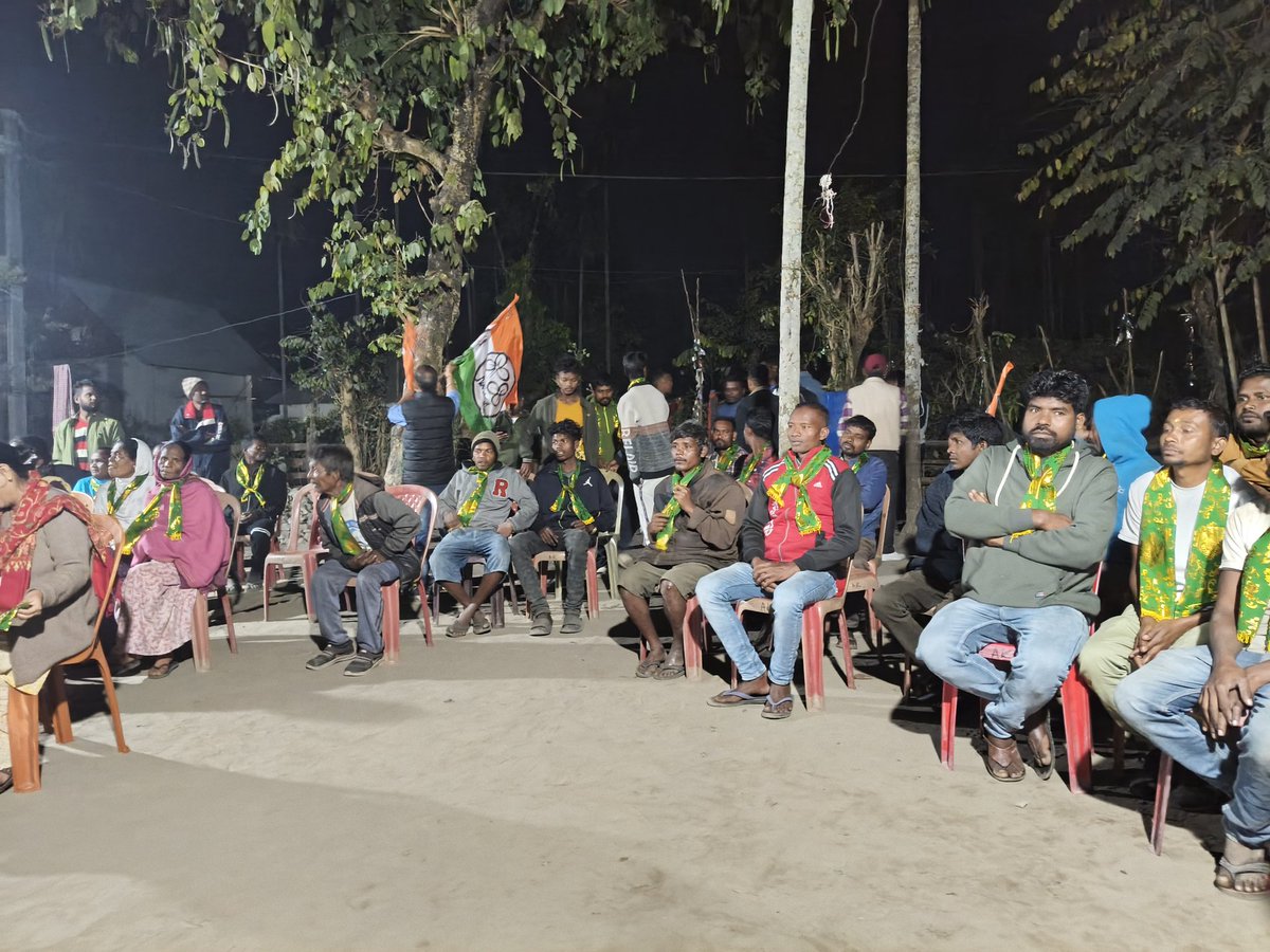 AITCakashH's tweet image. Kalchini Assembly | Garopara East (Gangotia 11/180)
CM @MamataOfficial के विकास कार्यों से प्रेरित होकर 30 परिवारों ने BJP छोड़कर Anchal TMYC के नेतृत्व में AITC जॉइन किया।
#Kalchini #AITC #TMYC #MamataBanerjee #JoinTMC
@abhishekaitc
@AITCofficial
@DebjitOfficia @JitBiswas5730