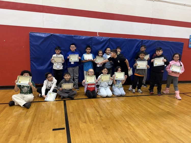 BPD3HW's tweet photo. Perfect attendance honorees were celebrated on SIP Day! Way to go! #Howebears #LearnLeadSucceedBPD3.org https://t.co/U55vfYqXL5