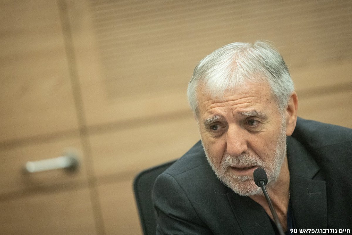 "הוועדה הפכה לקרקס" • ח"כ מאיר כהן מיש עתיד על היציאה מדיון ועדת החוץ והביטחון בהשתתפות נתניהו: "זו הייתה מסיבת עיתונאים, אחרי 45 דקות נשלפו קלסרים. שאלתי אותו 'איפה אתה? לוקח אחריות על משהו'? הוא לא ענה"
#יומןהשטח | <a href="/amirbarshalom/">amirbarshalom</a> <a href="/israelfisher/">Israel Fisher ישראל פישר</a>