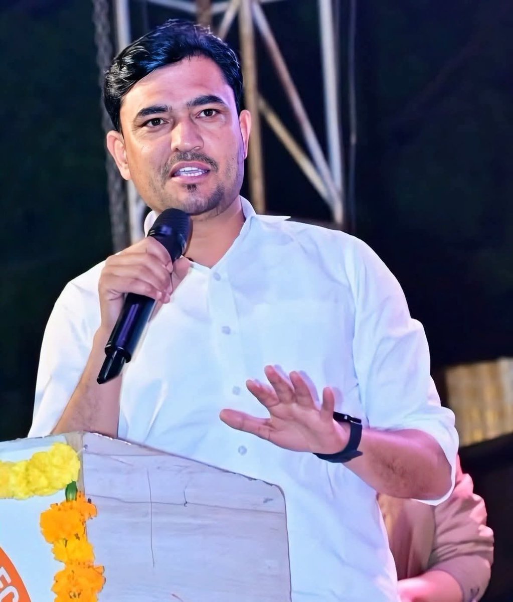 बिना शोर किए, बिना स्वार्थ के — समाज के लिए काम करना आसान नहीं।
सम्मान उन लोगों को जो चुपचाप इतिहास बनाते हैं।
#RealHeroSubhashBishnoi
