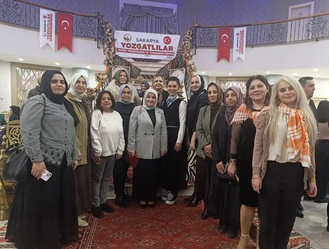Yozgatlı hemşehrilerimizin “Geleneksel Arabaşı Şöleni” programına katılım sağladık. Misafirperverlikleri için Yönetim kurulu üyemiz Şahinde Baygül’e ve Sakarya Yozgatlılar Dernek Başkanı Ramazan Ünal’a teşekkür ederiz.

<a href="/AKKADINGM/">AK Parti Kadın Kolları</a> 
<a href="/tugbaisikercan/">Tuğba IŞIK ERCAN</a> 
<a href="/mimduygucetin/">DUYGU ÇETİN</a>