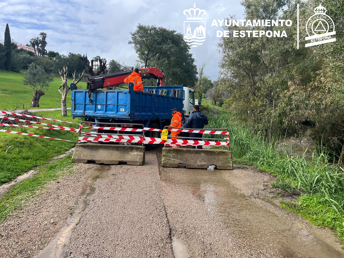🚧 Corte de camino por desprendimiento

Debido a un desprendimiento en el margen del río, en la parte superior del trazado, el camino antiguo de Arroyo Vaquero permanece cortado al tráfico en el tramo que conecta con la zona de Estepona Golf.

⚠️ Recuerda utilizar itinerarios