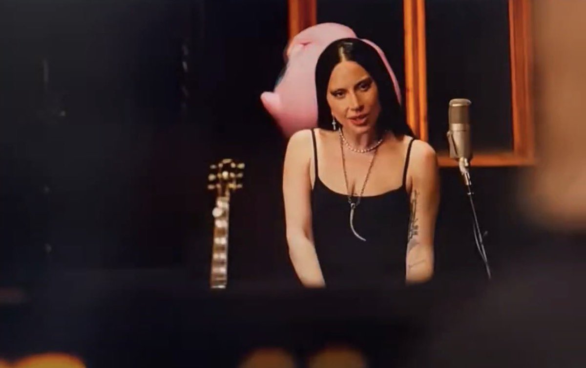 What is she doing in this damn studio... 👀