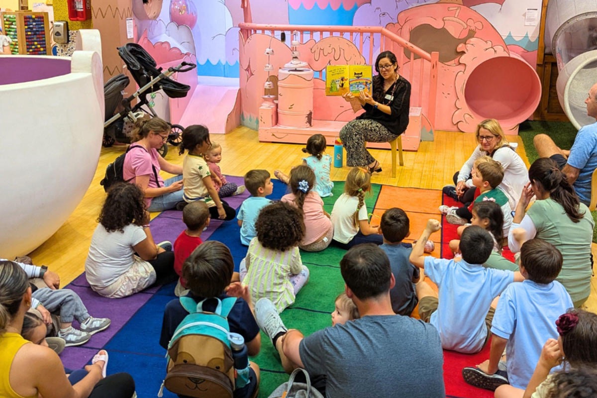 visitlauderdale's tweet image. 🎨📚 Once upon a time, you brought the whole family for Picture Books &amp;amp; Picassos! Visit this free event every month at Young At Art Museum.

📍: 8000 W Broward Blvd Ste 1208, Ste 1208
Plantation, FL

bit.ly/4ajGNUh

@YAAMuseum #kidfriendly #plantation