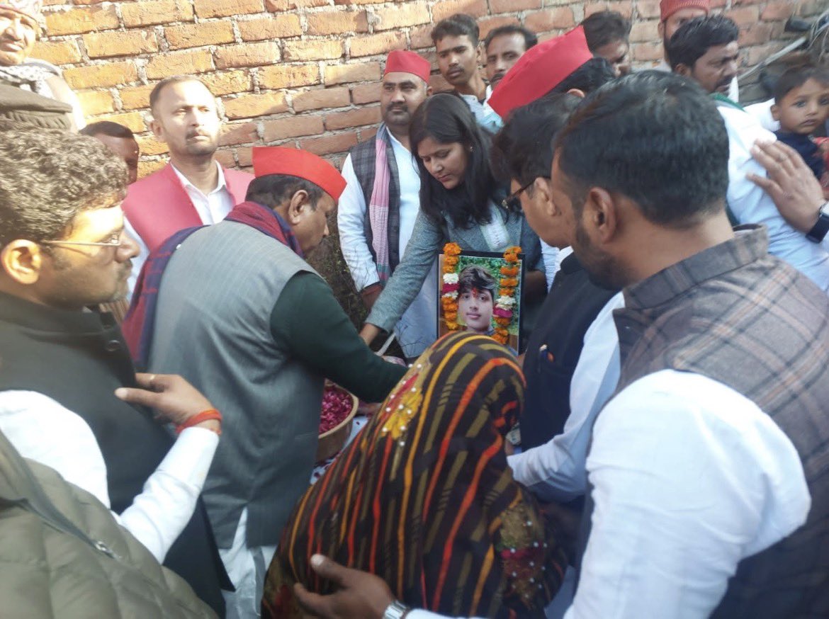 Rakesh Pal tweet media