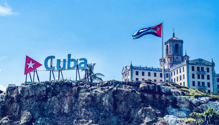 EmbaCuba_UK's tweet image. 🇨🇺Cuba guarantees the safety and well-being of its visitors with normal tourist operations, prepared #destinations, and positive feedback from travelers.
Beaches, #culture, and history await you on the island.
 
misiones.cubaminrex.cu/en/articulo/cu…

#CubaSafeDestination #TourismCuba