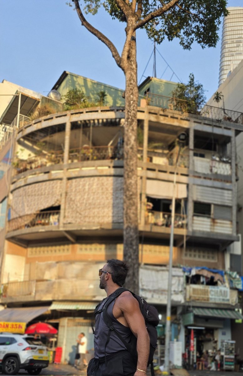 Kettlebellsman's tweet image. HO CHI MINH CITY TRIP ROUTINES
Quick trip to Vietnam to 
Routines never change:
All around movement
Long walk while exploring the city
Morning Weights and Swims
High protein whole foods
Yes you can still enjoy while staying fit healthy &amp;amp; shredded
.
#weighttraining