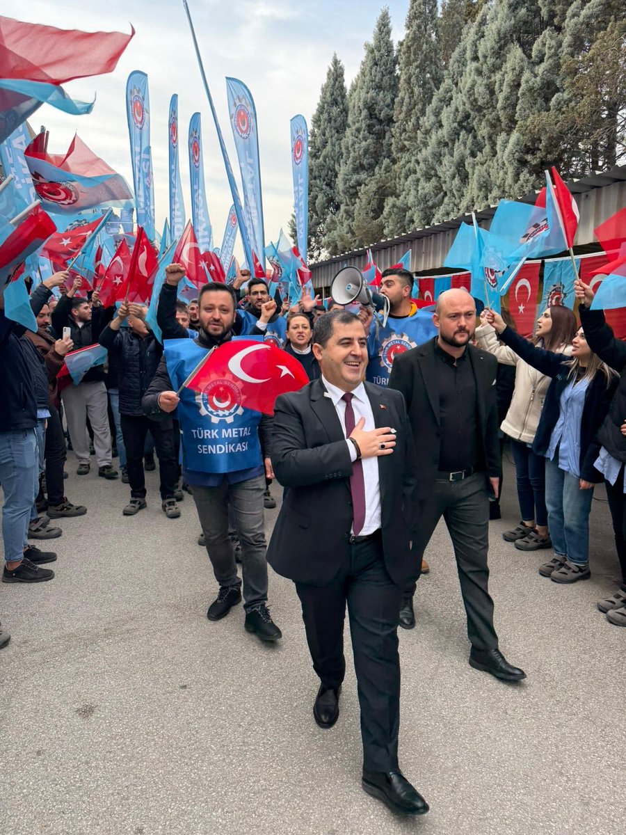 Bilge Liderimiz, Genel Başkanımız sayın <a href="/AltundagUysal/">Uysal ALTUNDAĞ</a> ın önderliğinde KAREL ELEKTRONİK İşyerimiz ile Sendikamız arasında 5.Dönem T.İ.S zaferle sonuçlanmıştır.

#TmsAnkaraSb
#ZaferTürkMetallilerinOldu
#ArkamızdaKocaDağ
<a href="/AltundagUysal/">Uysal ALTUNDAĞ</a>