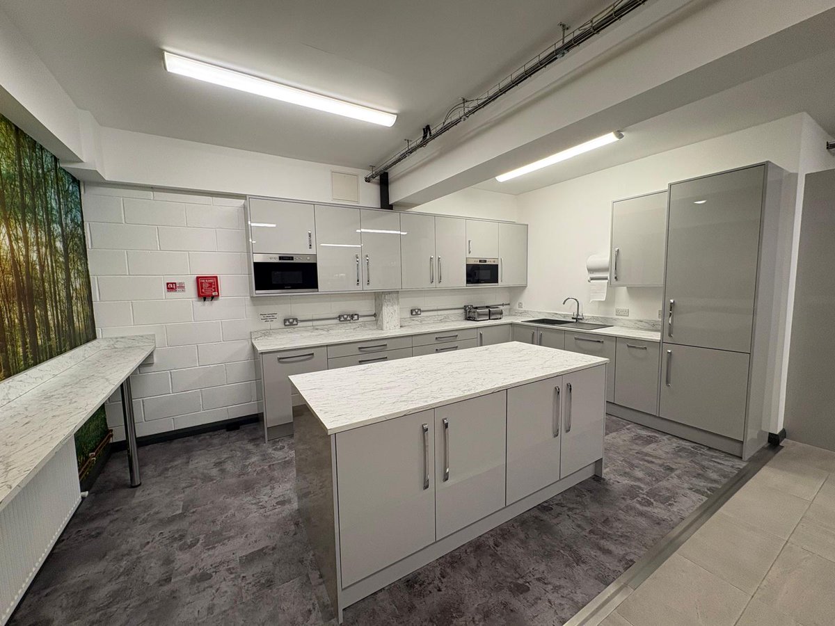 Check out our new listing at 2A Carrakeel Drive, Maydown, Derry/Londonderry.  Modern office/industrial building with high standard of finish internally.  Parking for c. 41 cars (with electric charging stations). Call us on 02870344244 for further details.
okt.co.uk/properties/2a-…