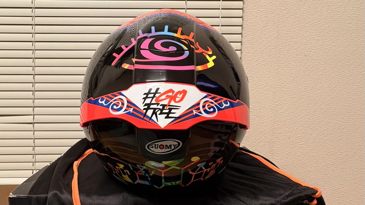 so_taman's tweet photo. エトスデザイン様より
SUOMY SR-GP PECCO BAGNAIA 2021
サポートしていただきました。本当にありがとうございます。

SUOMYは視界が広く取れるので安全に走行できます！！

#ethosdesign
#suomy #suomyhelmet
#smgracing https://t.co/0b4OddTZ1S