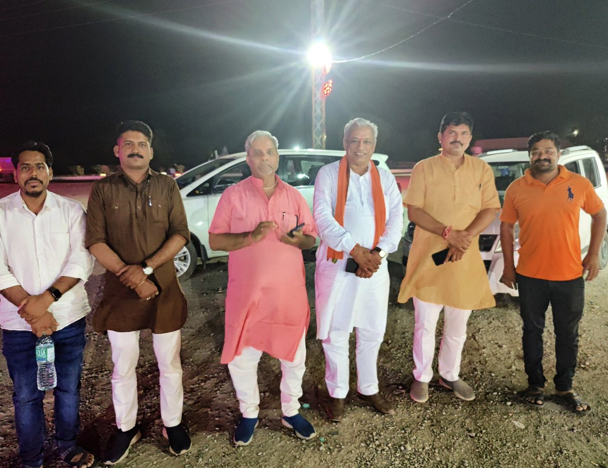 _imDeepakSharma's tweet photo. राजस्थान विधानसभा में मुख्य सचेतक भाईसाहब श्री जोगेश्वर जी गर्ग  को जन्मदिवस की अनंत हार्दिक शुभकामनाएं...💐💐💐
प्रभु श्री राम जी से आपके उत्तम स्वास्थ्य एवं दीर्घायु जीवन की कामना करता हूं।
@jogeshwarg https://t.co/Xq7bCfDMpW