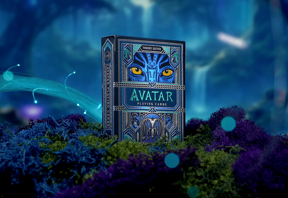 playingcardsEU's tweet photo. Avatar Playing Cards. Step into the bioluminescent heart of Pandora, where every card is meticulously illustrated to bring fantasy to reality in the palm of your hand. (📸 @theory11)

Order yours online today at 🇪🇺 https://t.co/clKHTksW4n

#playingcards #theory11 #avatar https://t.co/31mcqmdn46