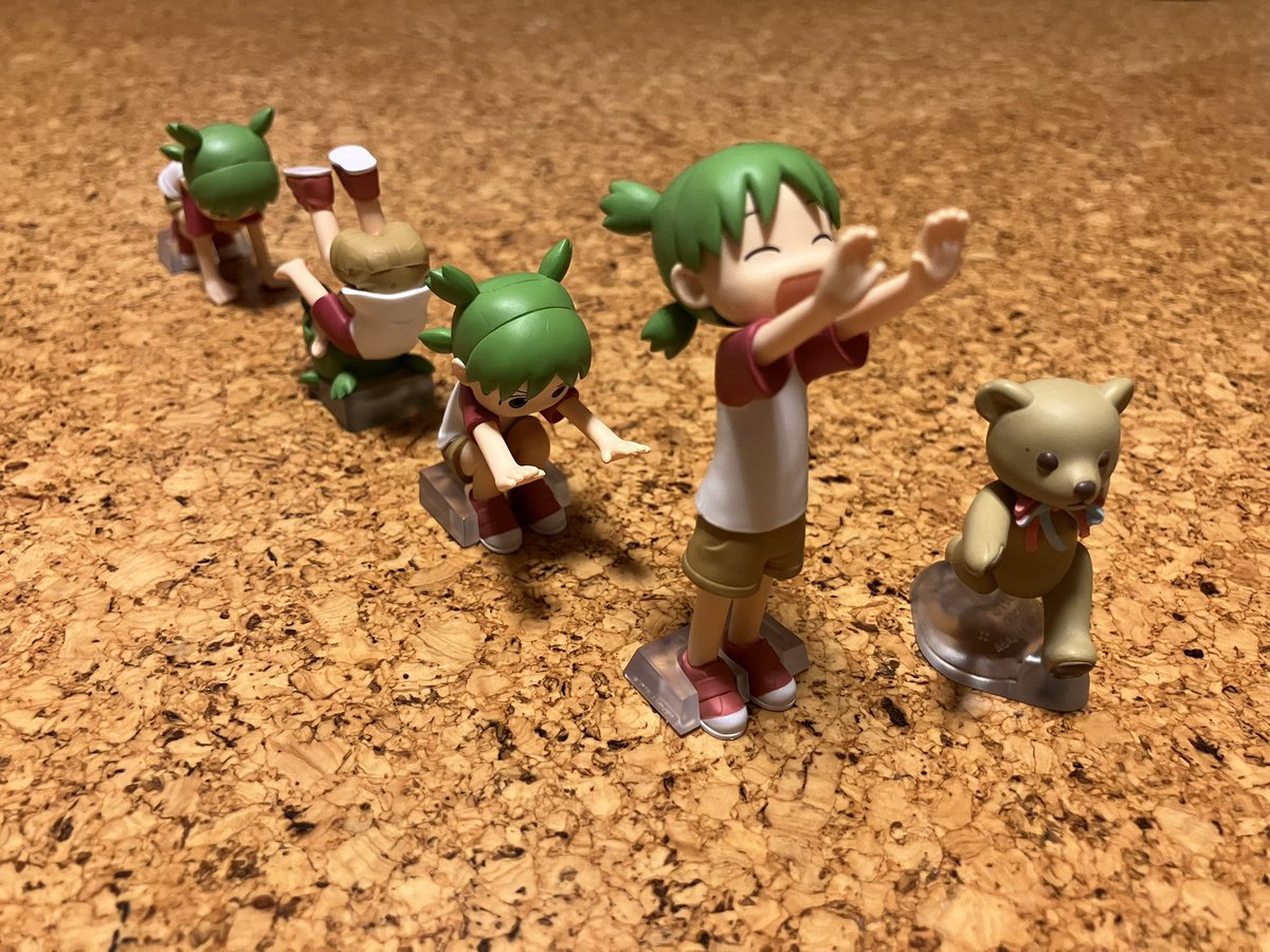 平日仕事終わりに閉店間際のガチャポンショップを巡り、よつばとフィギュアをコンプリートするオタク
ダブりが一個だけだったので運が良かったのかもしれない
会社のデスクに飾ります