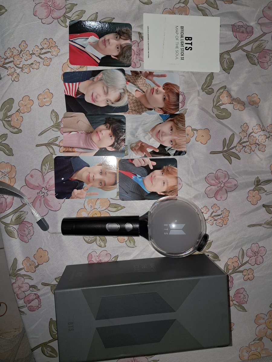 ktaevij's tweet image. WTS BTS Lightstick SE
Kondisi masih bagus —  belum pernah dipakai ke konser, kecuali event bts. Box sedikit damage (bawaan dari pertama beli)
💰 500k (nego tipis)
📍Padang
Dapet photocard+batrai+nanti bakal dapet free gift photocard bts (random)
DM yaa 🤍

#LSbts #WTS #BTS