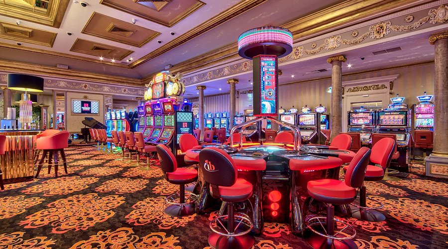 #SardiOnTheRoad
Nuova vita per Michele #Carboni. L'ex #Cagliari e #Torres, passato all'#HarmunSpartans, arrotonderà lo stipendio lavorando come #Croupier al #CasinòDragonara di #Malta.
