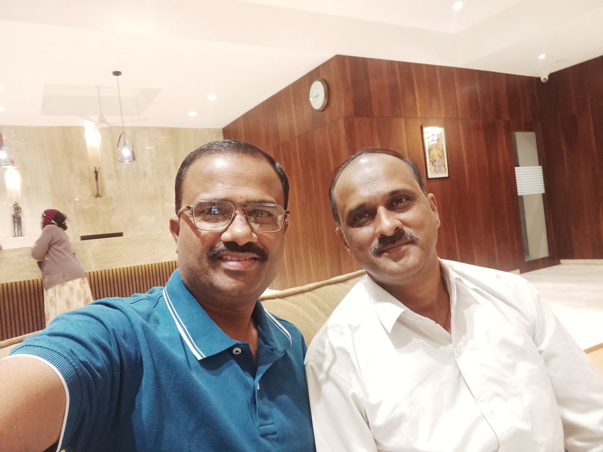 Er_Chanpatil's tweet photo. With SAP master after long time https://t.co/vqlhPoGWAW