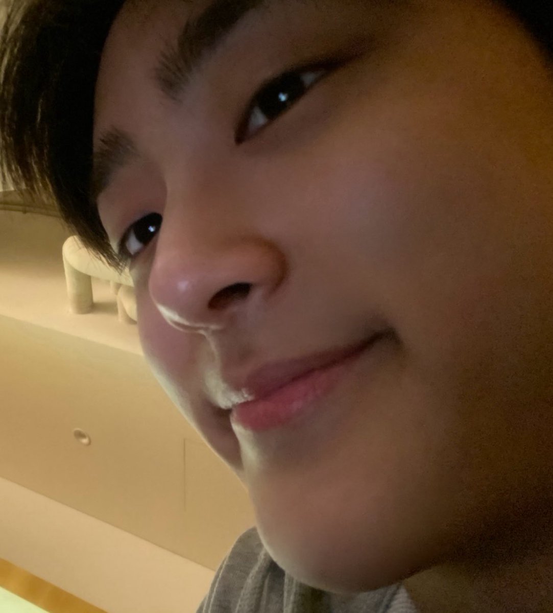 [#이안]
진수 형 생일 축하하고 6년째 보는데 참 오래 봤네요 앞으로도 잘 부탁드리오 사진 좀 후하게 쓰게 해주지 아쉽네;;

#루네이트 #LUN8
#러베이트의_멋진리더_해피_진수_데이
#MelodyOf205_HappyJinsuDay