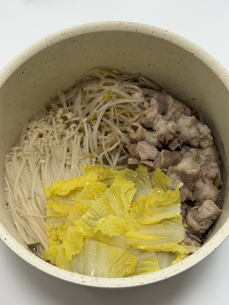 2BaBBaB's tweet image. 요즘음식사진못올린이유: 야채찜만먹어서...