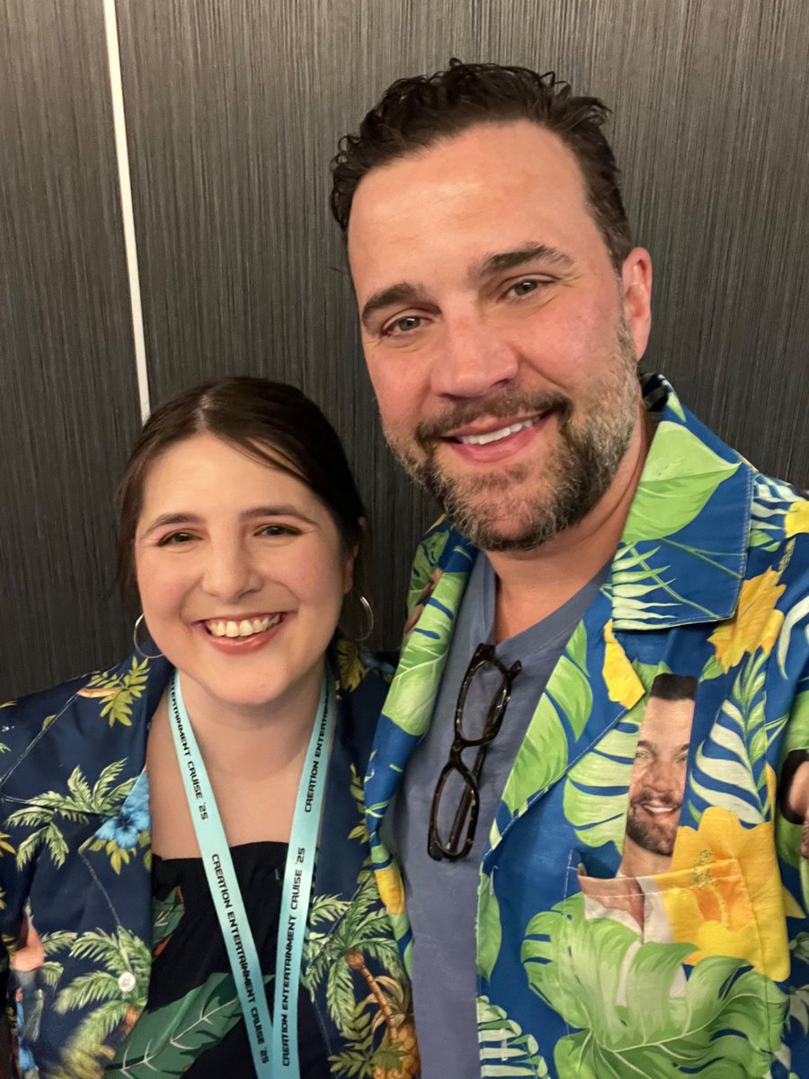 Happy birthday to my fave dude <a href="/GilMcKinney/">Gil McKinney</a> I hope you have a wonderful birthday 💙