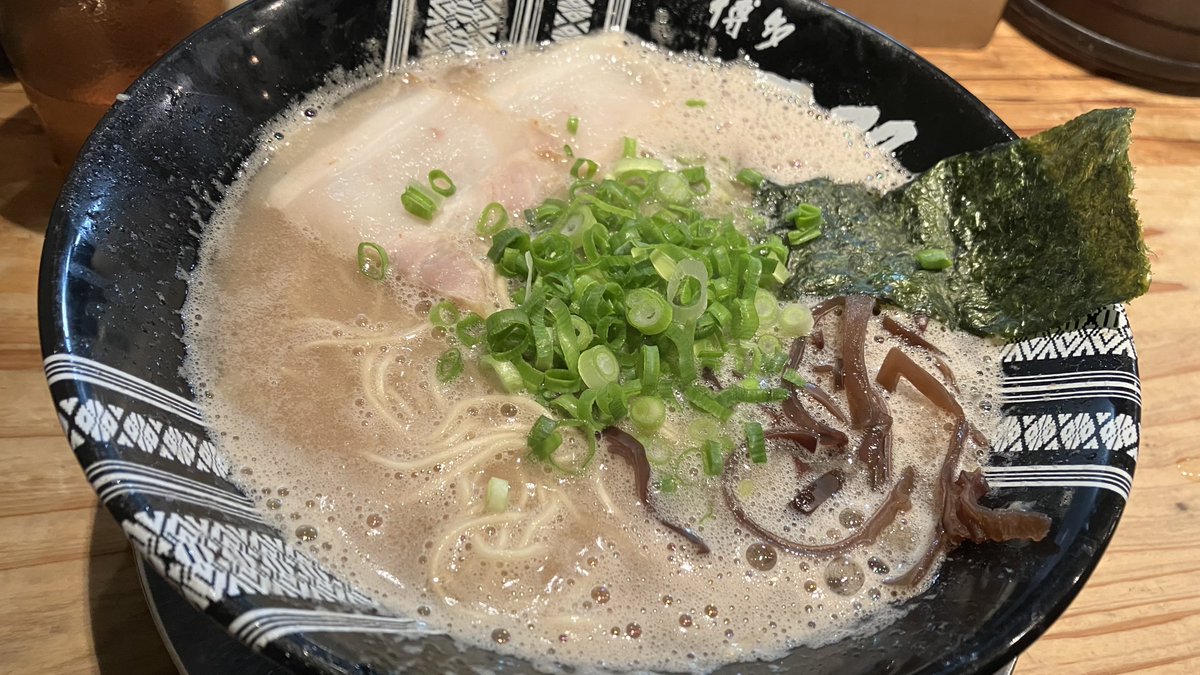 ozuma_s_walker's tweet photo. 食い倒れ博多出張中✈️🍜🍜🥟 https://t.co/W4BG8cQgzv