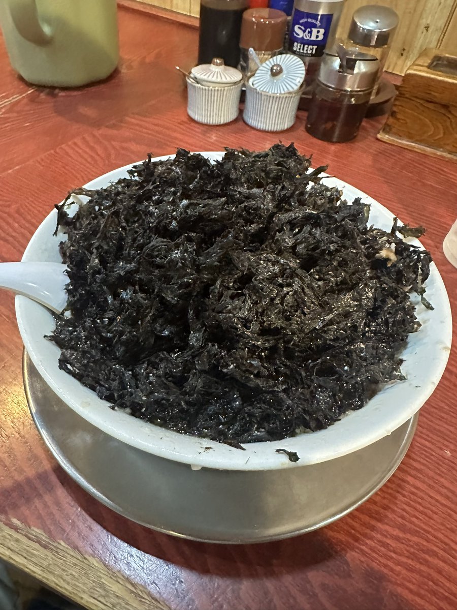LicoriceKuro's tweet photo. 仕事終わりのラーメンは美味い！！
ちなみにこれは岩のりラーメンです https://t.co/m2Lv2H2lsh