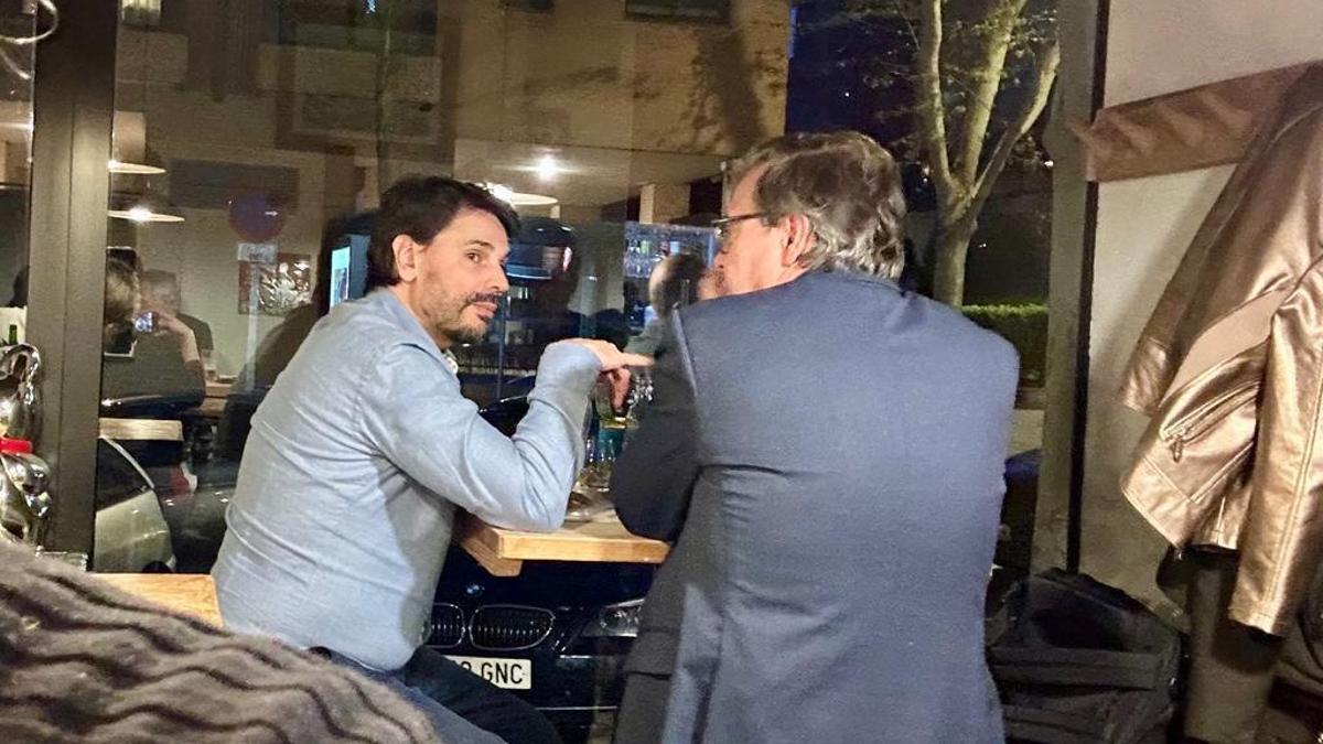 Alfonso Serrano es secretario general del PP de Ayuso en Madrid. Fichó para un vídeo al ultraderechista Vito Quiles y se reunió con Alberto González Amador, novio de Ayuso y delincuente confeso. Se reunió con la víctima de acoso por el alcalde de Móstoles para tapar el caso.