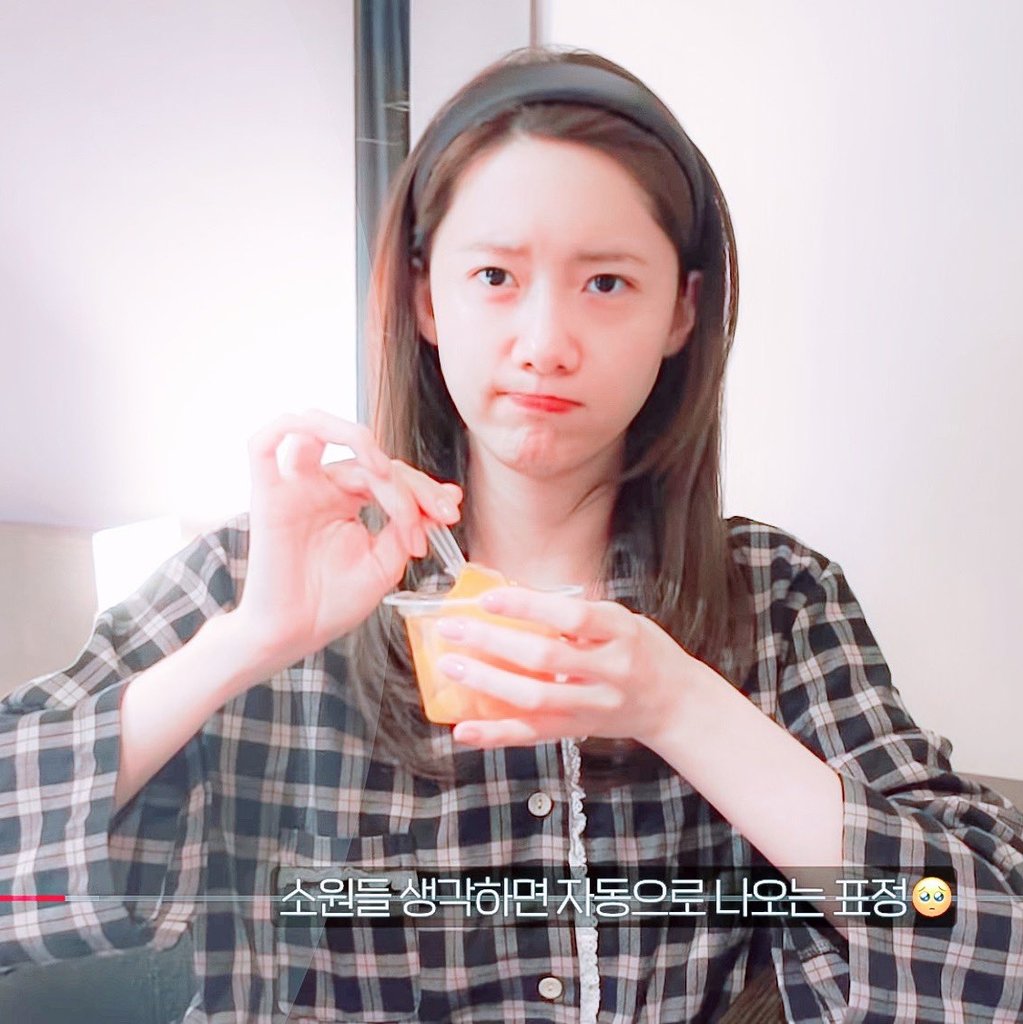 ami_tabul's tweet photo. -알겠어 그냥 너도 혼자 맨날 이랬을거 생각하니까 눈물이 났어..
- 눈물은 아껴둬...며칠동안 진짜 눈물날 수도 있으니까....얼른 자요. 임리윤. 얼른 눈 감아. 코 해. 코 해야 주사 안맞아
- 옴마 나 내일 주사마져?
- 안자고 약 안먹고 말 안들으면 주사맞지. 의사샘한테 혼나지
- 니유니 잘께 https://t.co/RoVq439Eu3