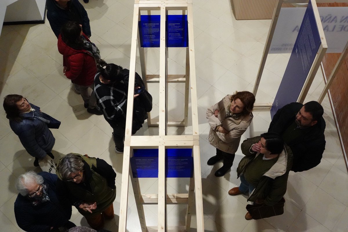 compromis_cata's tweet image. 💪 A #Catarroja continuem apostant per la cultura com a ferramenta per retrobar-nos i recuperar-nos emocionalment, malgrat la manca d'edificis. 
📸 Ahir gràcies a la @unioperiodistes inauguràrem a la Biblioteca l'exposició "Un any de la DANA"
👀 Podeu vore-la fins al 26 de febrer