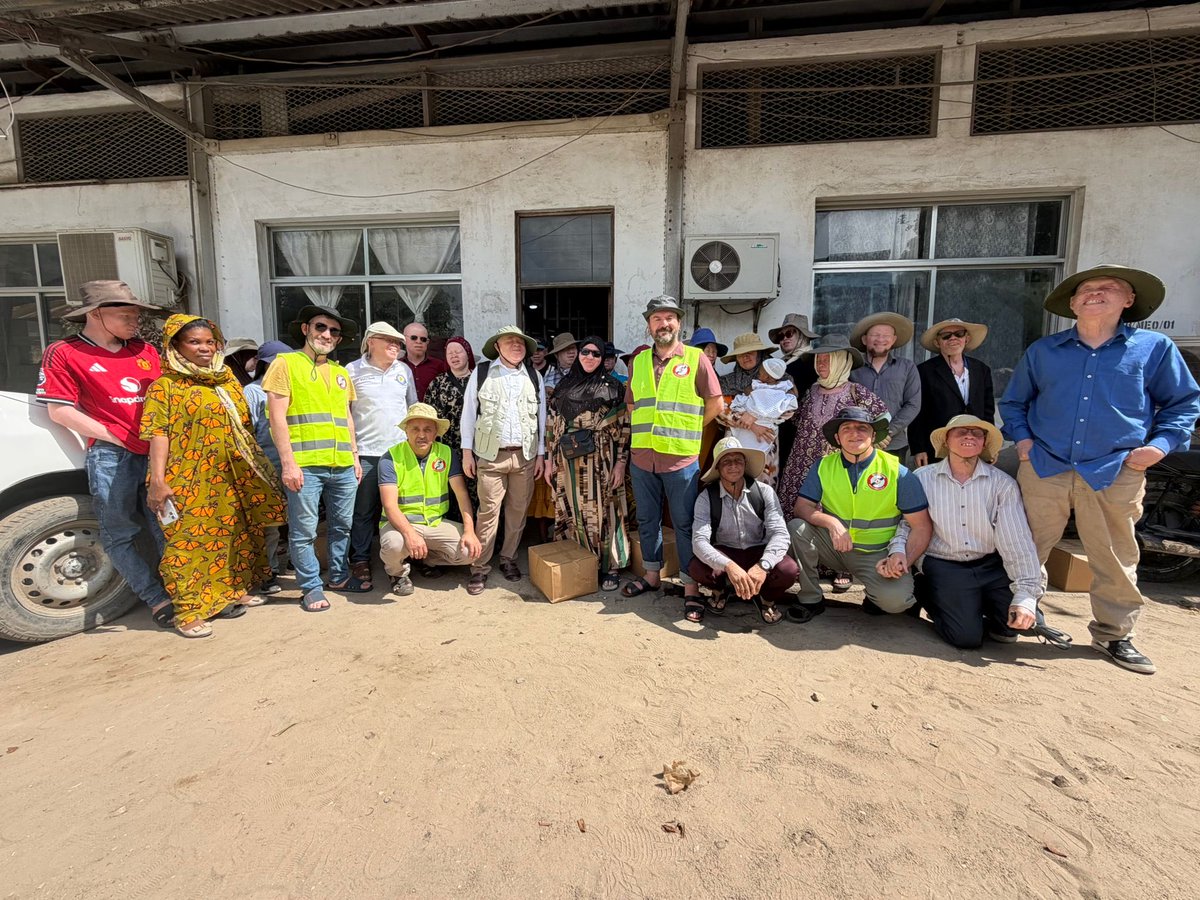 TimetohelpNL's tweet photo. Wat een geweldige terugblik💫
Onze kanjers uit Den Haag hebben in Tanzania maar liefst 40 Albino-gezinnen in Dar es Salaam mogen ondersteunen met voedselpakketten.Een actie vol betrokkenheid en hoop🤍

Deze impact was mogelijk dankzij de fijne samenwerking met Stichting Seva ✨🌍 https://t.co/M7CgaTY6wg