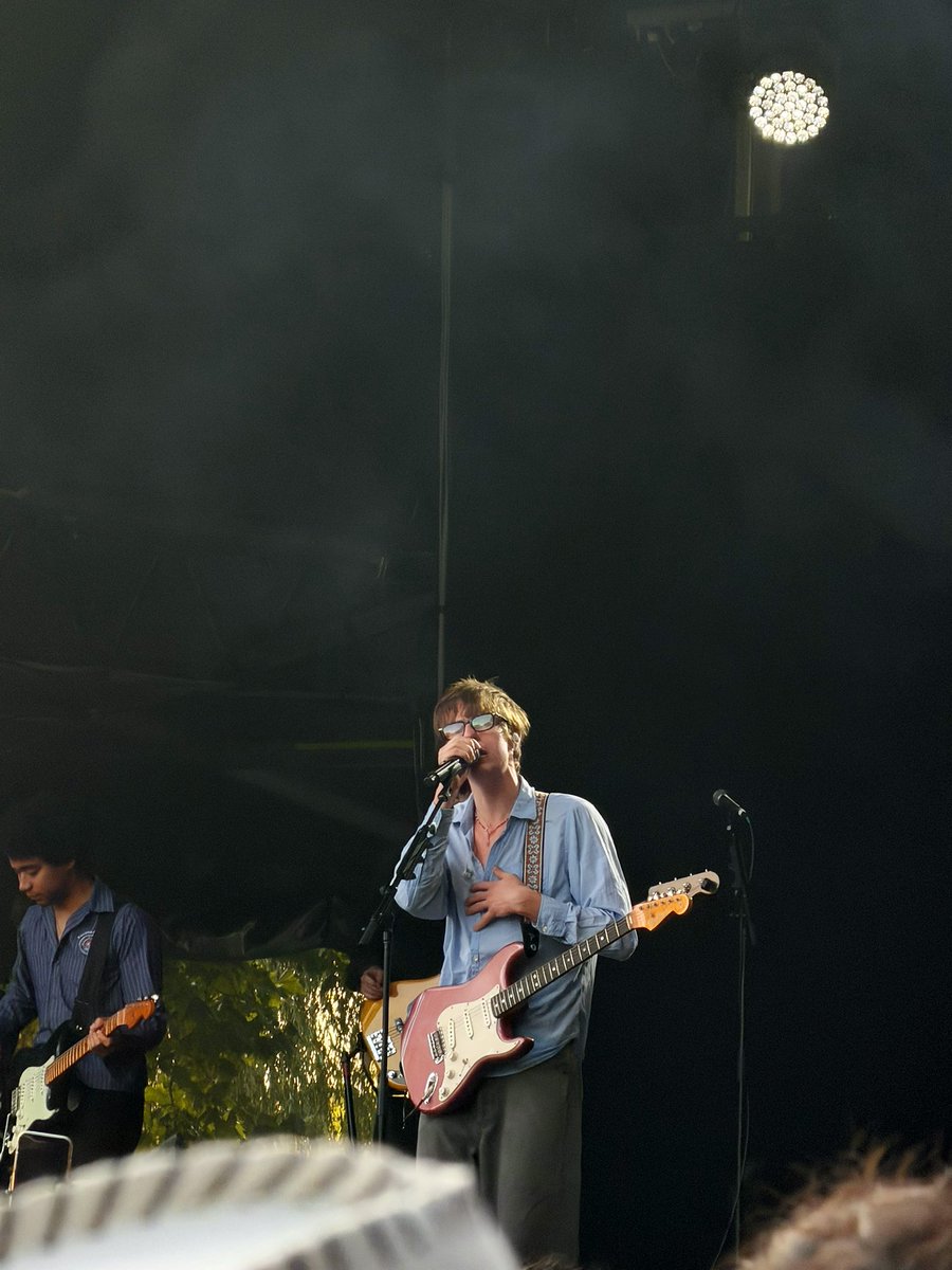 ellie 💭 tweet media