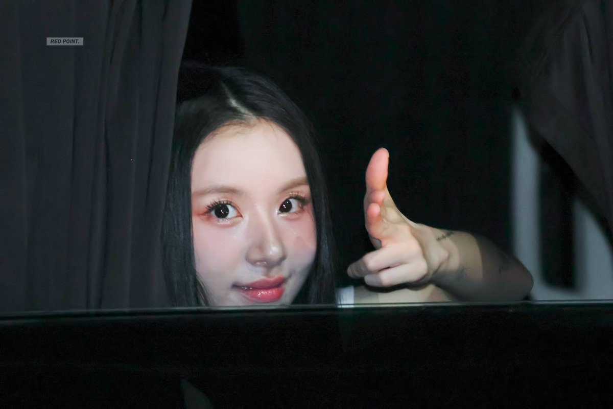 RED POINT💋. tweet media