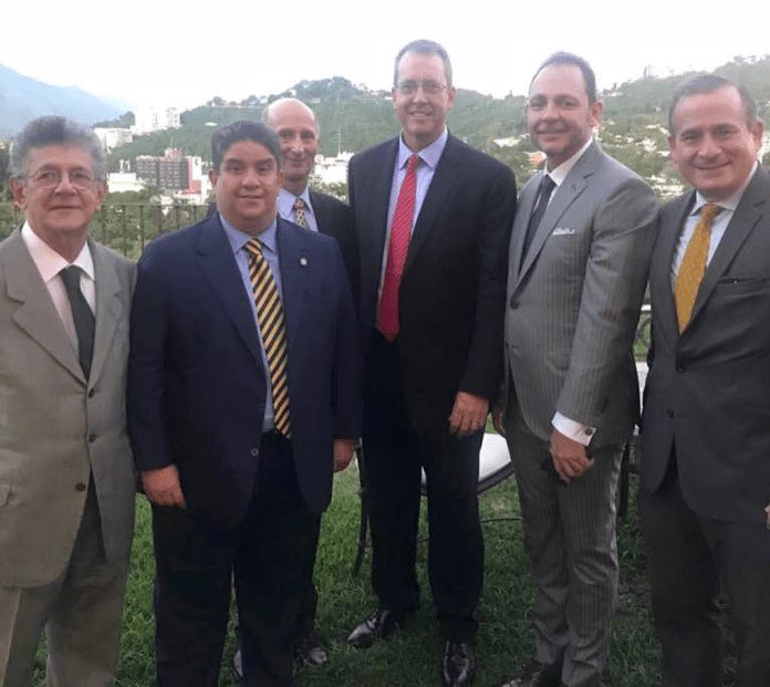 DLaraF's tweet photo. Buenos días ex embajador @DiploStory https://t.co/lDPCuSWKIk