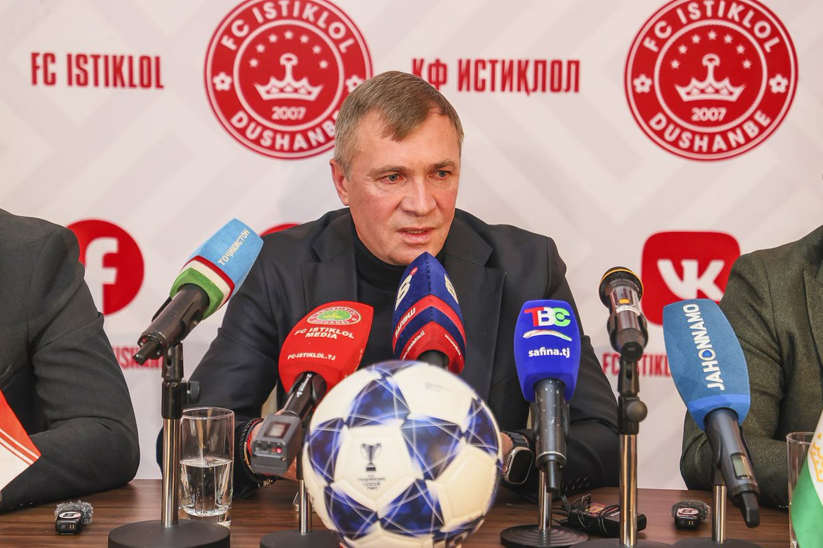 Нишасти расмии матбуотӣ бо иштироки сармураббии “Истиқлол” - Виталий Левченко доир шуд

varzishtv.tj/tj/news/nishas…