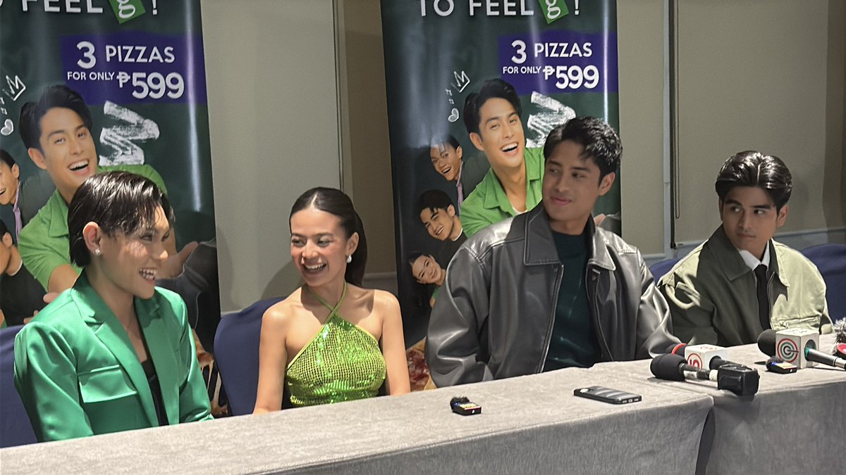 PhilippineStar's tweet photo. OUR PBB FEEL G BARKADA 💚

Actor Donny Pangilinan along with former PBB housemates Will Ashley, Bianca de Vera, and Esnyr answer questions from the members of the media ahead of a fanmeet in Taguig City on Thursday. | @janellelorzano https://t.co/2Fa2GjxSEO