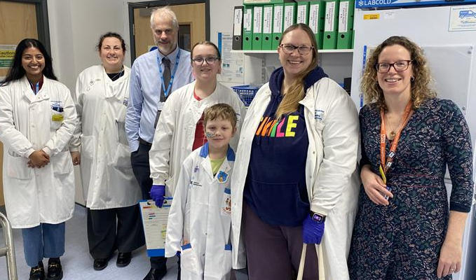 Harvey's Lab Tours tweet media