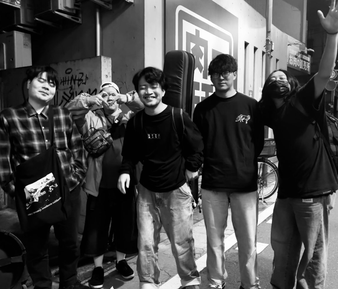 Stranded tweet media