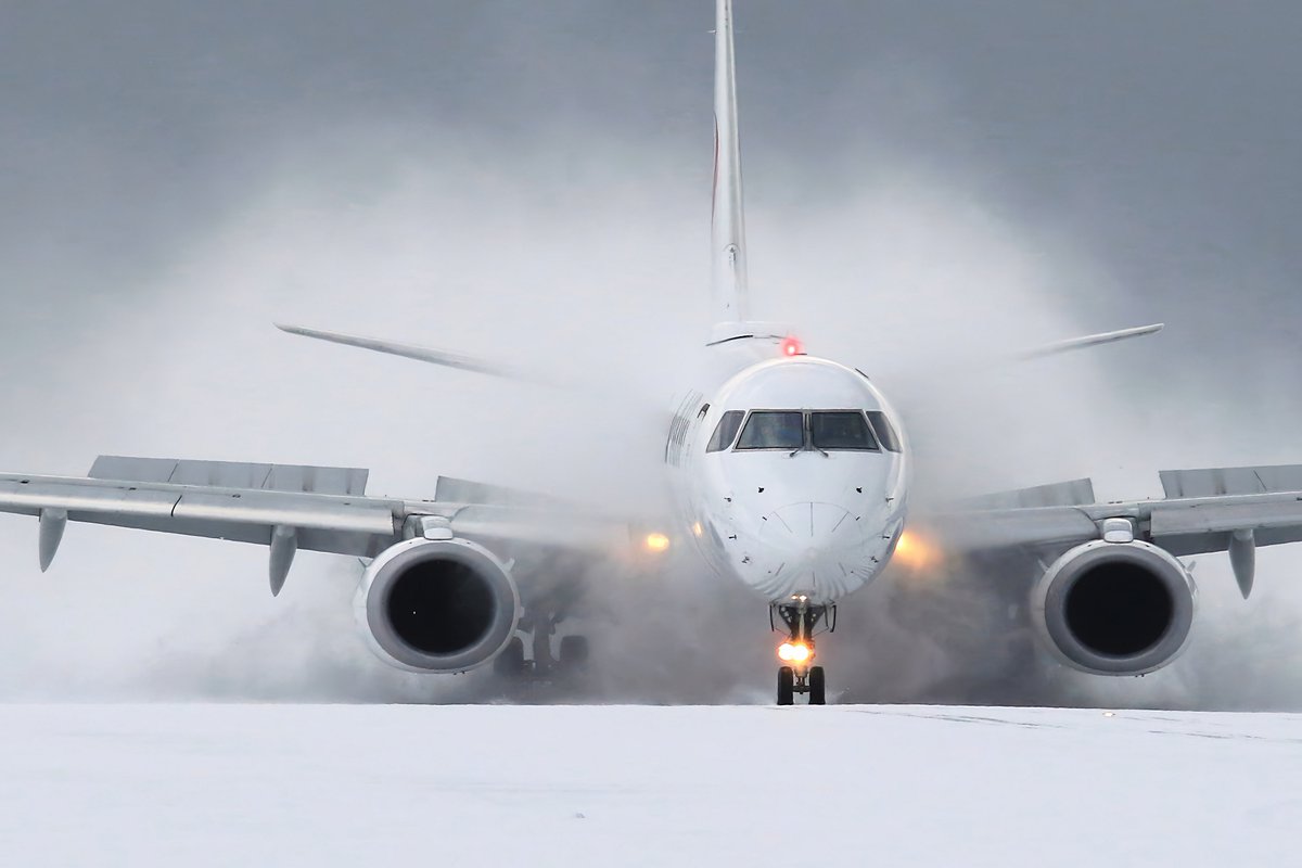 J-AIRリバース💨
出雲空港