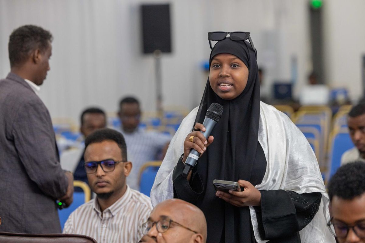 UNSOS_'s tweet photo. #UNBusinessSeminar 🇺🇳🇸🇴 | #HappeningNow

Somali entrepreneurs in Mogadishu are taking the stage with questions & ideas at the #UNBusinessSeminar, organized by @mocisom & @somaliacci, with @UNSOS_ support.

💼 From the #UNprocurement framework to the @UN Global Marketplace, today is all about turning seminar insights into real UN vendor opportunities #EmpoweringSomaliBusinesses to grow, connect & thrive.

#CapacityBuilding #SupportedByUNSOS