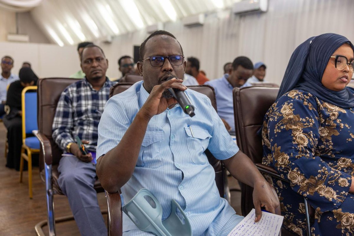 UNSOS_'s tweet photo. #UNBusinessSeminar 🇺🇳🇸🇴 | #HappeningNow

Somali entrepreneurs in Mogadishu are taking the stage with questions & ideas at the #UNBusinessSeminar, organized by @mocisom & @somaliacci, with @UNSOS_ support.

💼 From the #UNprocurement framework to the @UN Global Marketplace, today is all about turning seminar insights into real UN vendor opportunities #EmpoweringSomaliBusinesses to grow, connect & thrive.

#CapacityBuilding #SupportedByUNSOS
