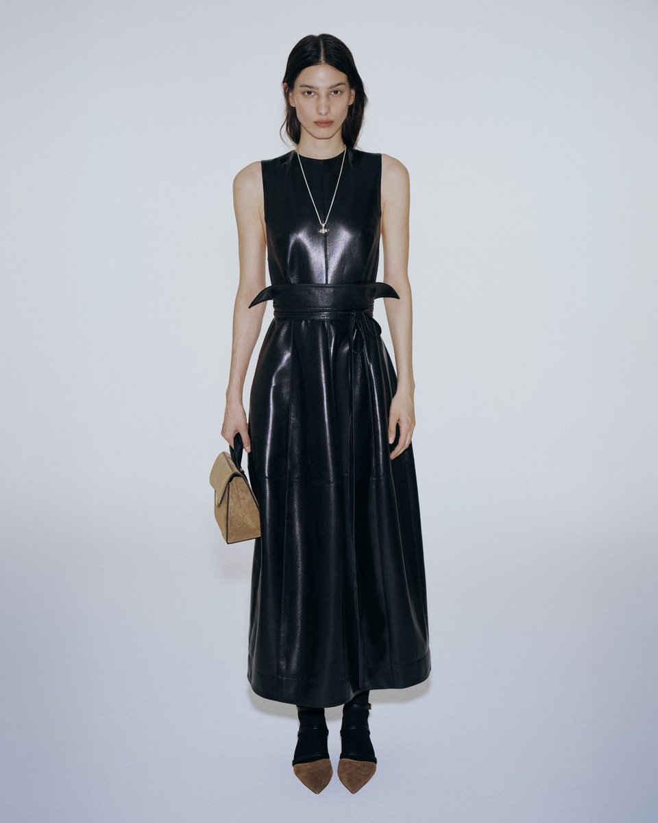 Nanushka tweet media