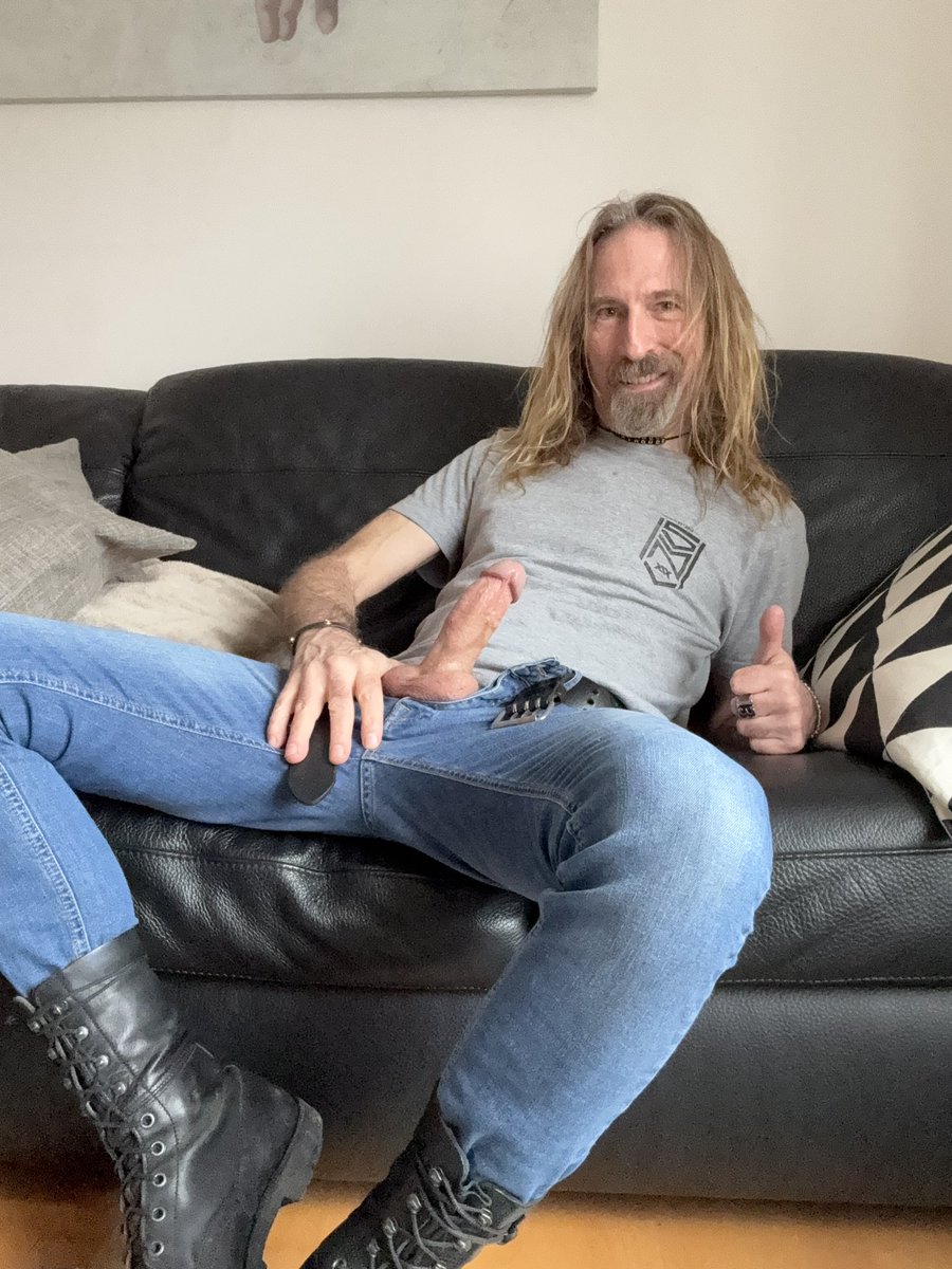 Jeans and boots, boots and jeans 😉