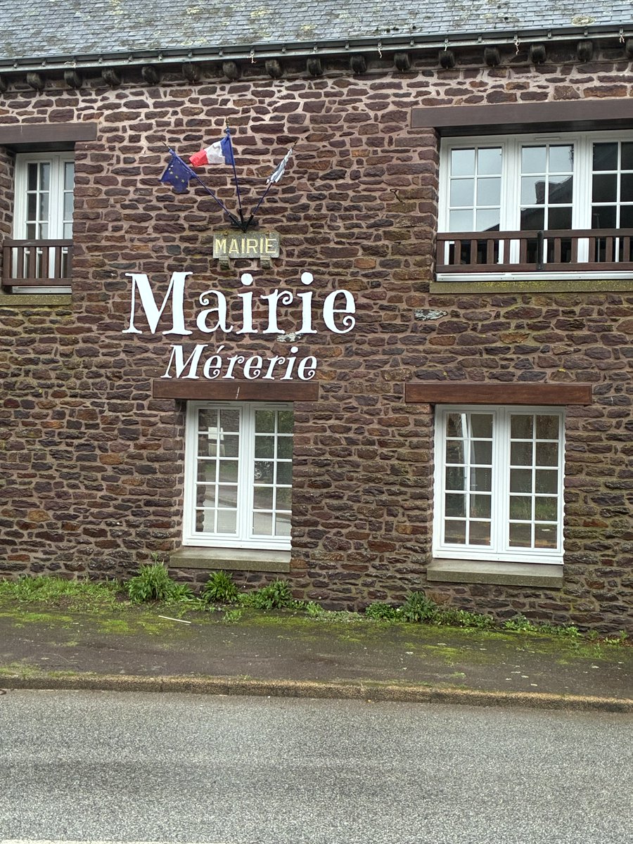 Gérard Pelhâte tweet media