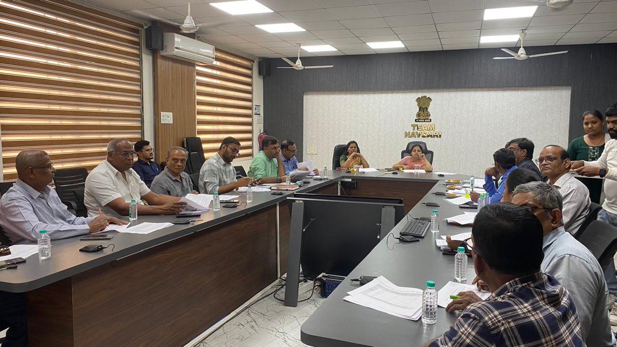 આજરોજ પ્રાકૃતિક કૃષિ તથા જિલ્લા કૃષિ ક્લાઈમેટ રિસ્ક મેનેજમેન્ટ પ્લાન કમિટીની સમીક્ષા બેઠક યોજવામાં આવી.
#NaturalFarming  #SustainableFarming   #PrakrutikKrushi 
<a href="/CMOGuj/">CMO Gujarat</a> <a href="/GujAgriDept/">Gujarat Agriculture, Farmer Welfare & Co-op. Dept.</a> <a href="/DdoNavsari/">DDO Navsari</a> <a href="/InfoNavsariGoG/">Info Navsari GoG</a>