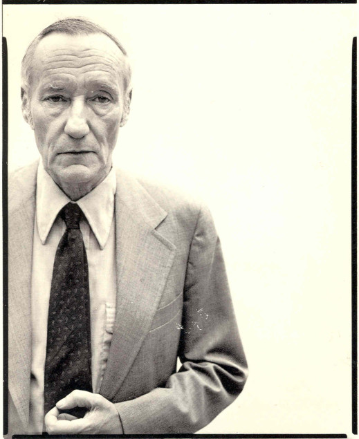 AnagramaEditor's tweet photo. William S. Burroughs nacía el 5 de febrero de 1914: una figura legendaria de la literatura norteamericana del siglo XX. Tanto su vida como su obra, de un pesimismo total y un sombrío humor, reflejan una actitud de rebelión permanente contra la sociedad. https://t.co/NTmNrhwovw https://t.co/24aXgCDDX6