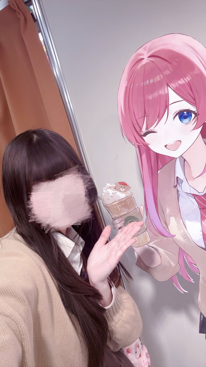 chirum_'s tweet photo. めるとに会いに来た🌟
お揃いコーデ＞̳ ̫ ＜̳ᐡ

 #めると見ルネ https://t.co/jXqIKo9E6j