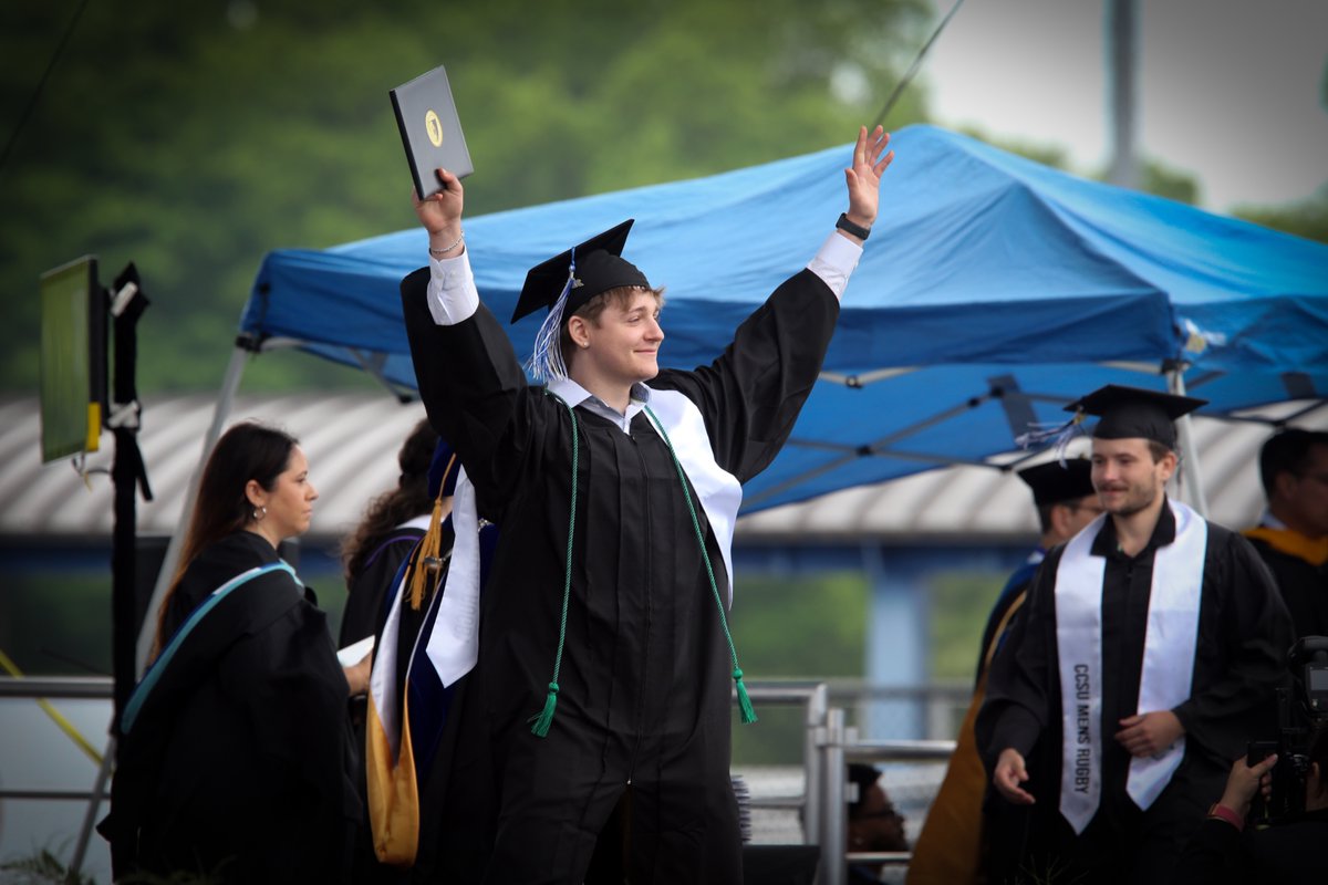 CCSU's tweet image. The countdown is officially on! 💙🔱 100 days until Spring Commencement 2026🎓

#WeAreCentral #commencement2026  #100days